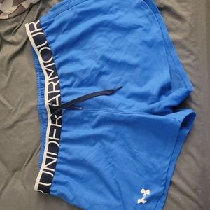Womens Under Armour shorts size large